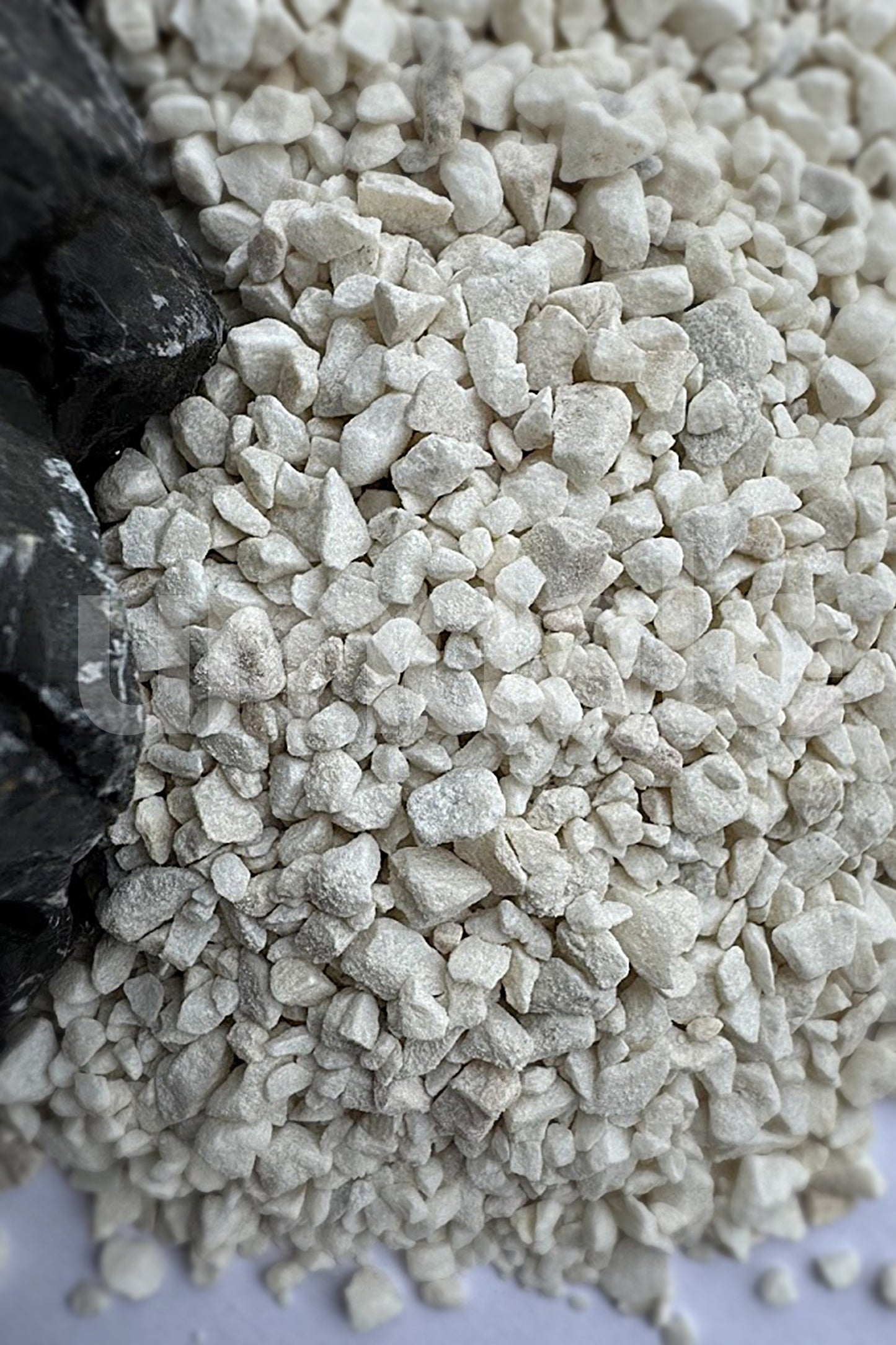 AQUAEL - Dolomite Gravel 2/4 mm. - 2 kg.